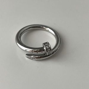 Nail ring with rhinestones